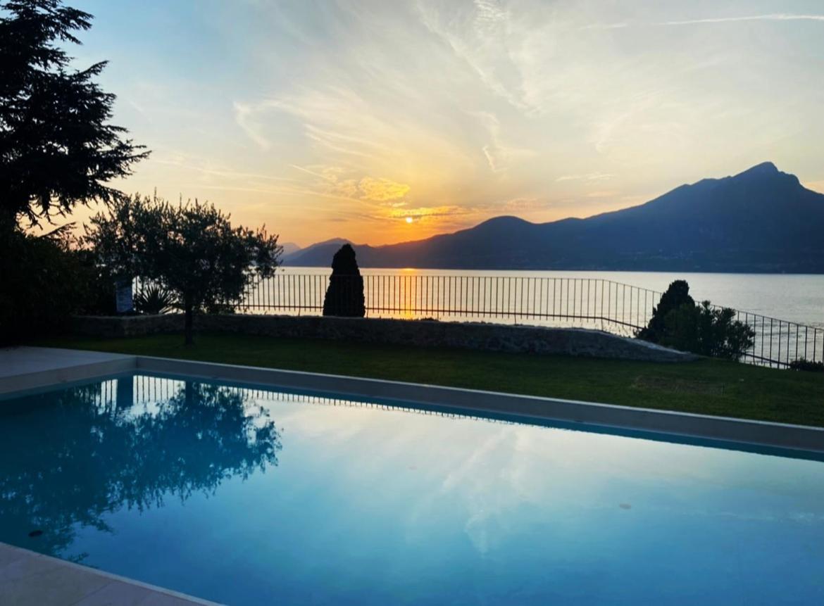 Le Rocce Apartment Torri Del Benaco Exterior photo
